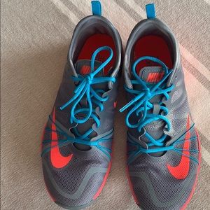 Nike free tennis shoes